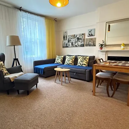 Located One Bedroom בריסטול