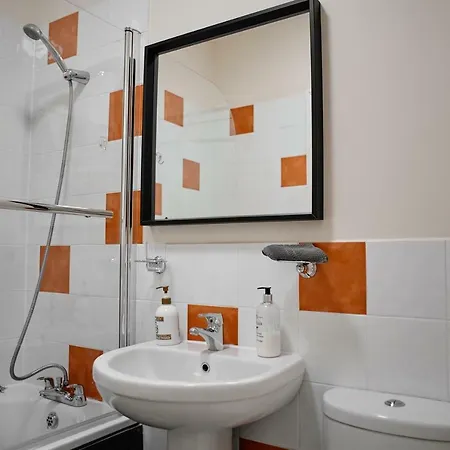 Апартаменты Located One Bedroom Бристоль