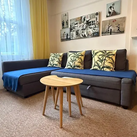 Located One Bedroom Apartment *